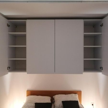 Small Modern Apartment With Parking Place SJJ Exterior photo