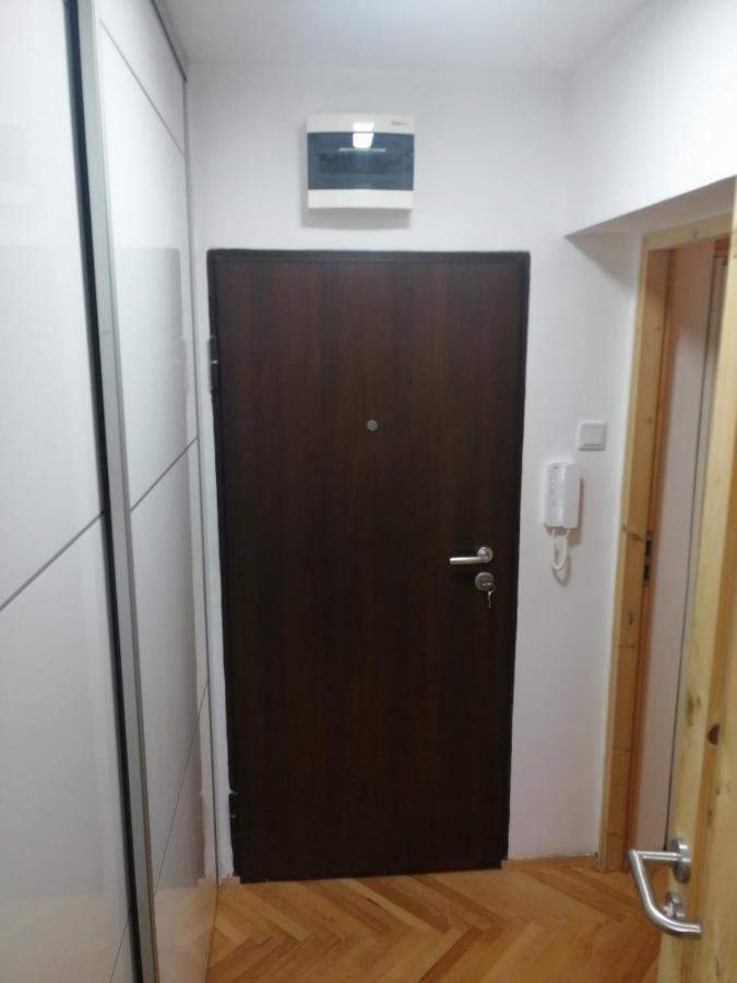 Small Modern Apartment With Parking Place SJJ Exterior photo