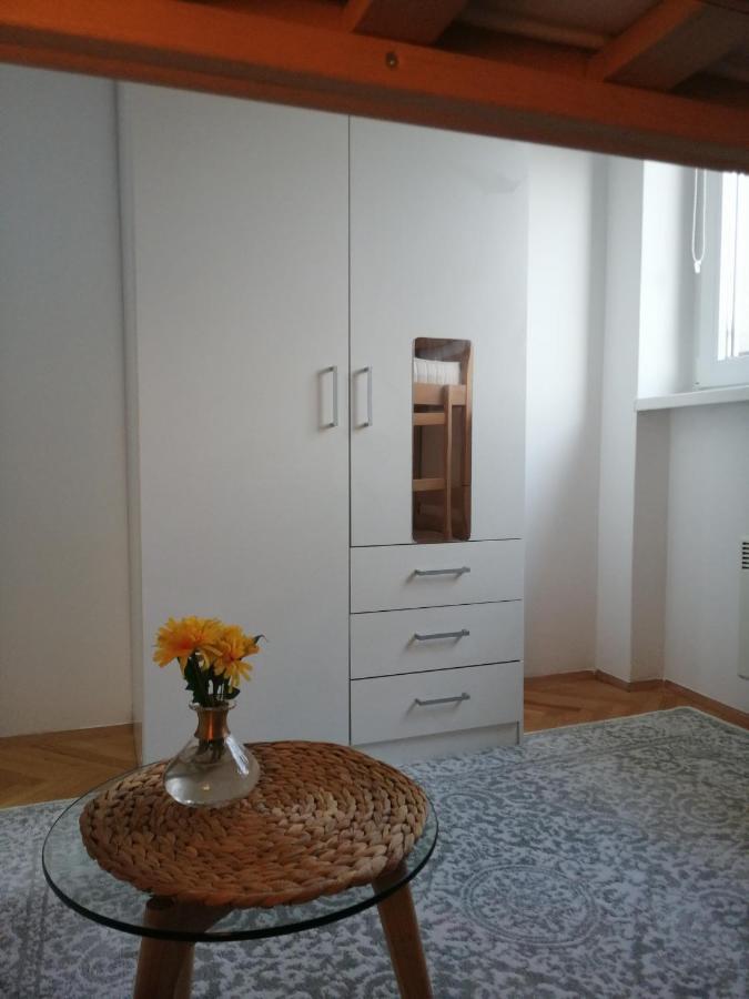 Small Modern Apartment With Parking Place SJJ Exterior photo